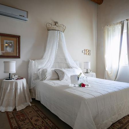 Corte Dei Soavi Suites - Apartments Soave  Room photo