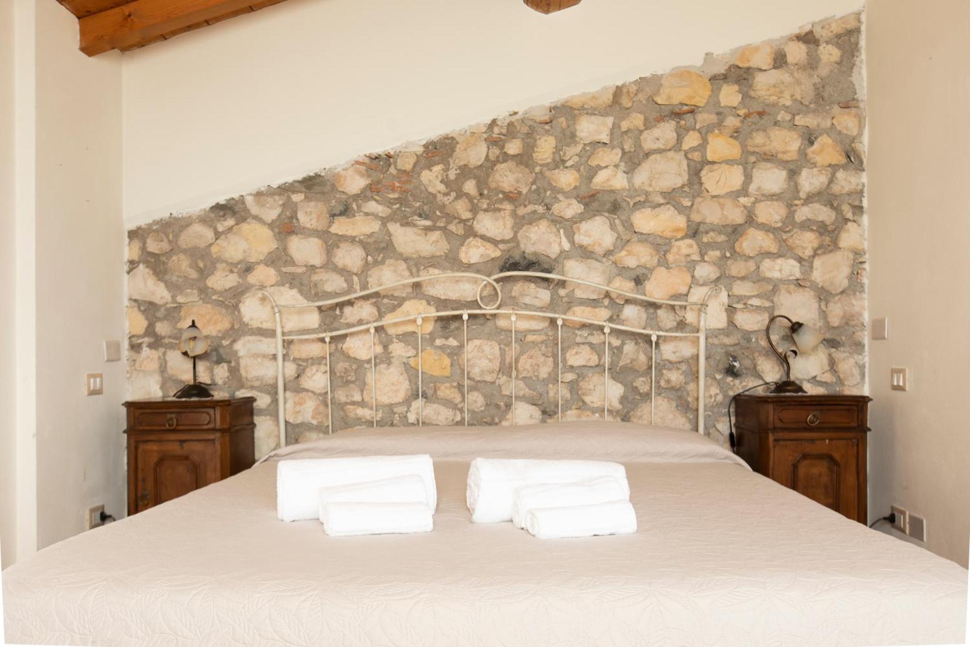 Corte Dei Soavi Suites - Apartments Soave  Exterior photo