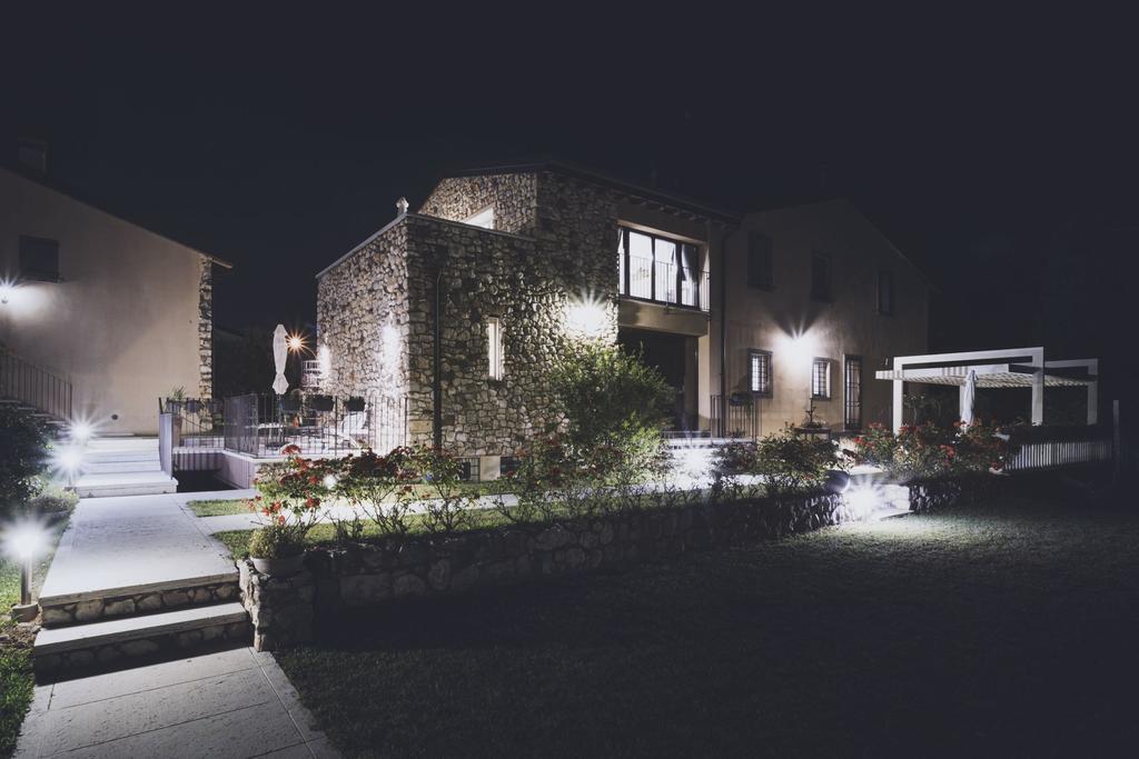 Corte Dei Soavi Suites - Apartments Soave  Exterior photo