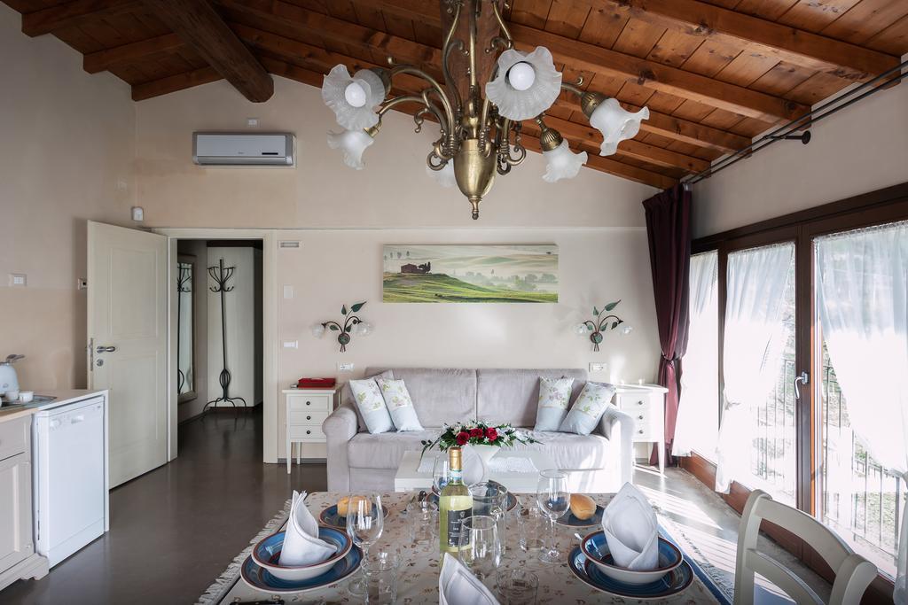Corte Dei Soavi Suites - Apartments Soave  Room photo